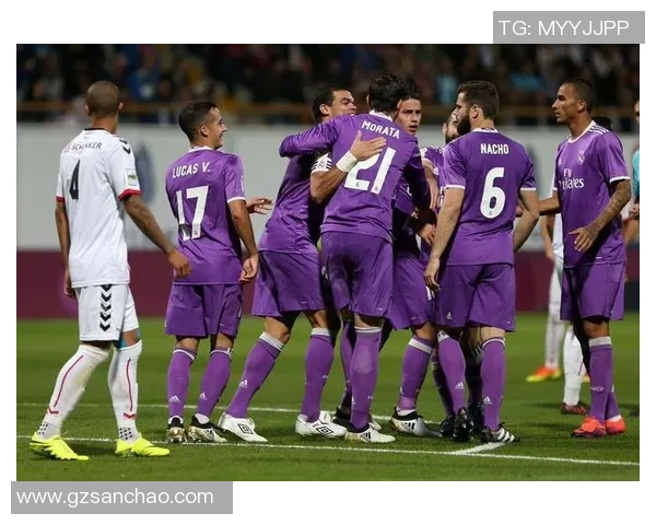 国王杯波尔图大胜里昂帽子戏法引发全场狂欢战术分析揭秘 国王杯波尔图大胜里昂帽子戏法引发全场狂欢战术分析揭秘