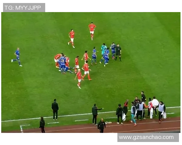 友谊赛激战成平局里昂与莱比锡争议判罚引发全场热议 友谊赛激战成平局里昂与莱比锡争议判罚引发全场热议